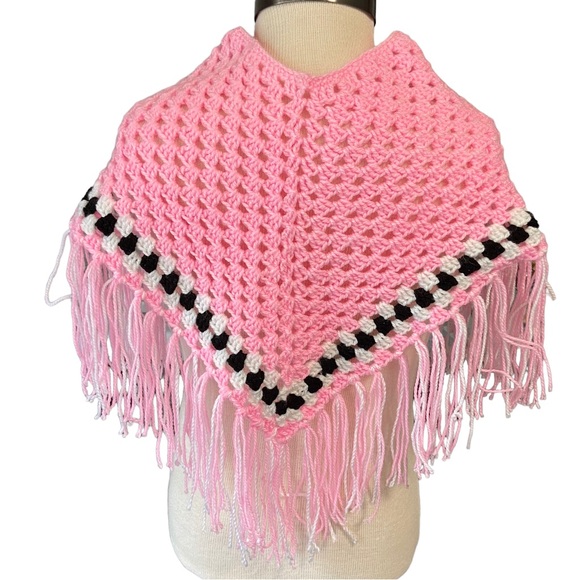 Handmade Knit and Fringe Poncho Size Ages 2-5 Years - Picture 2 of 5